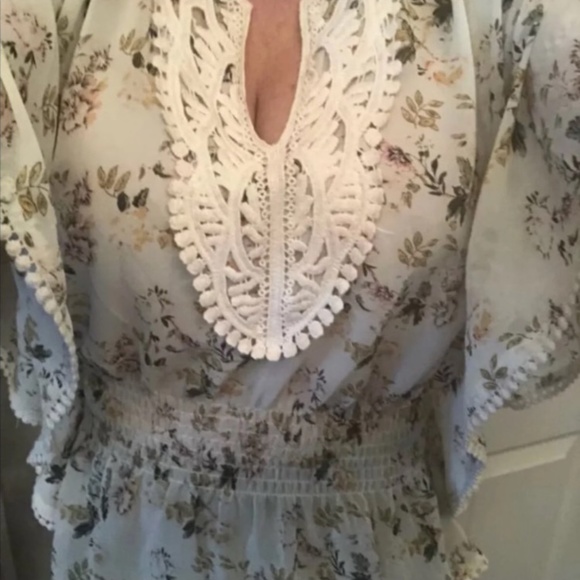 EUC winged sheer floral top - Picture 6 of 6